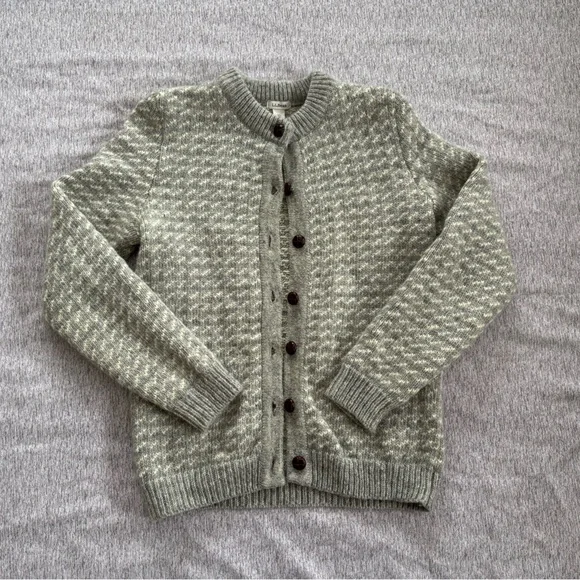 100% Wool L.L. Bean Vintage Gray Button-Up Cardigan - Picture 2 of 7